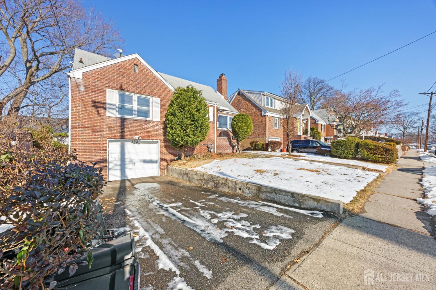 298 SE Newark Avenue