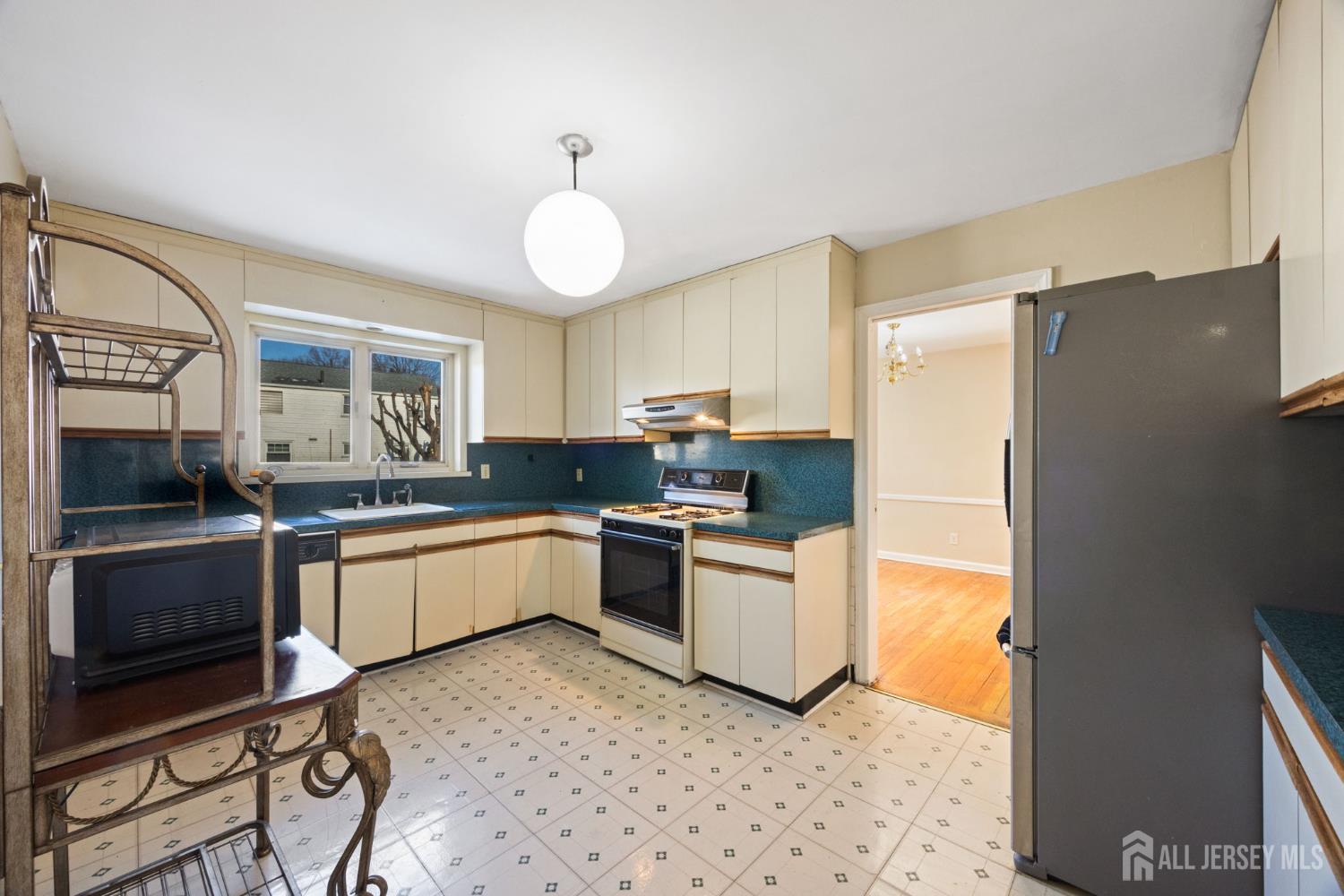 298 SE Newark Avenue