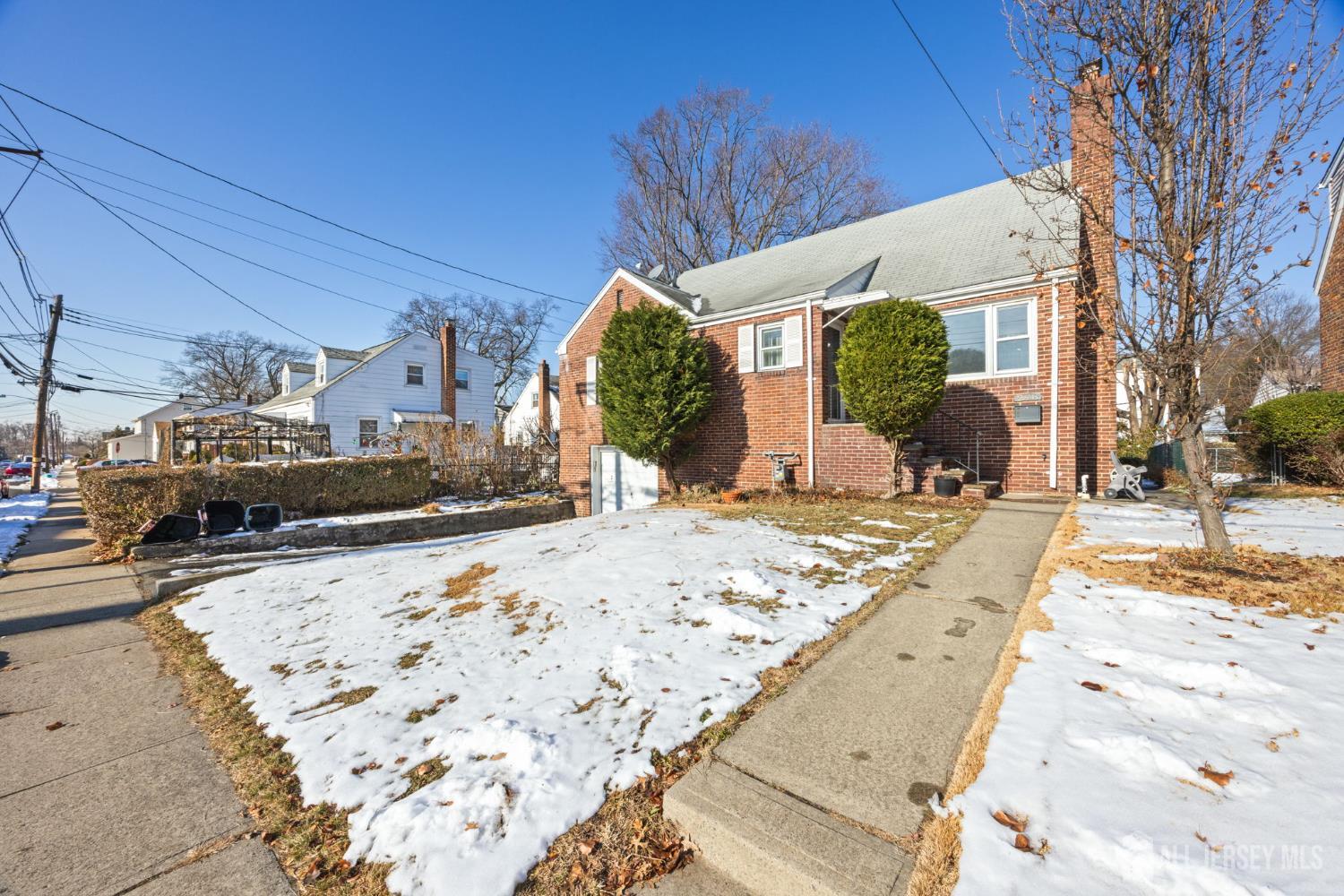 298 SE Newark Avenue