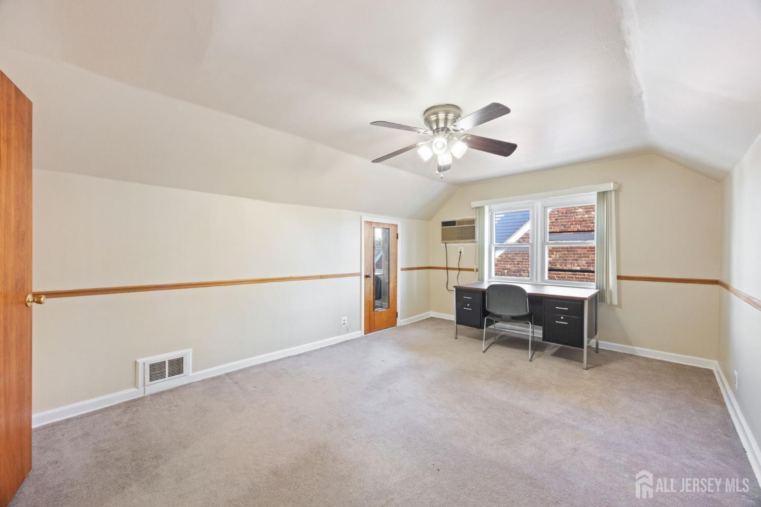 298 SE Newark Avenue