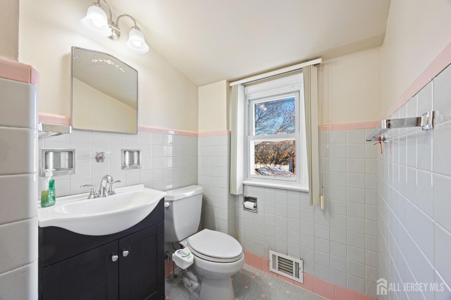 298 SE Newark Avenue