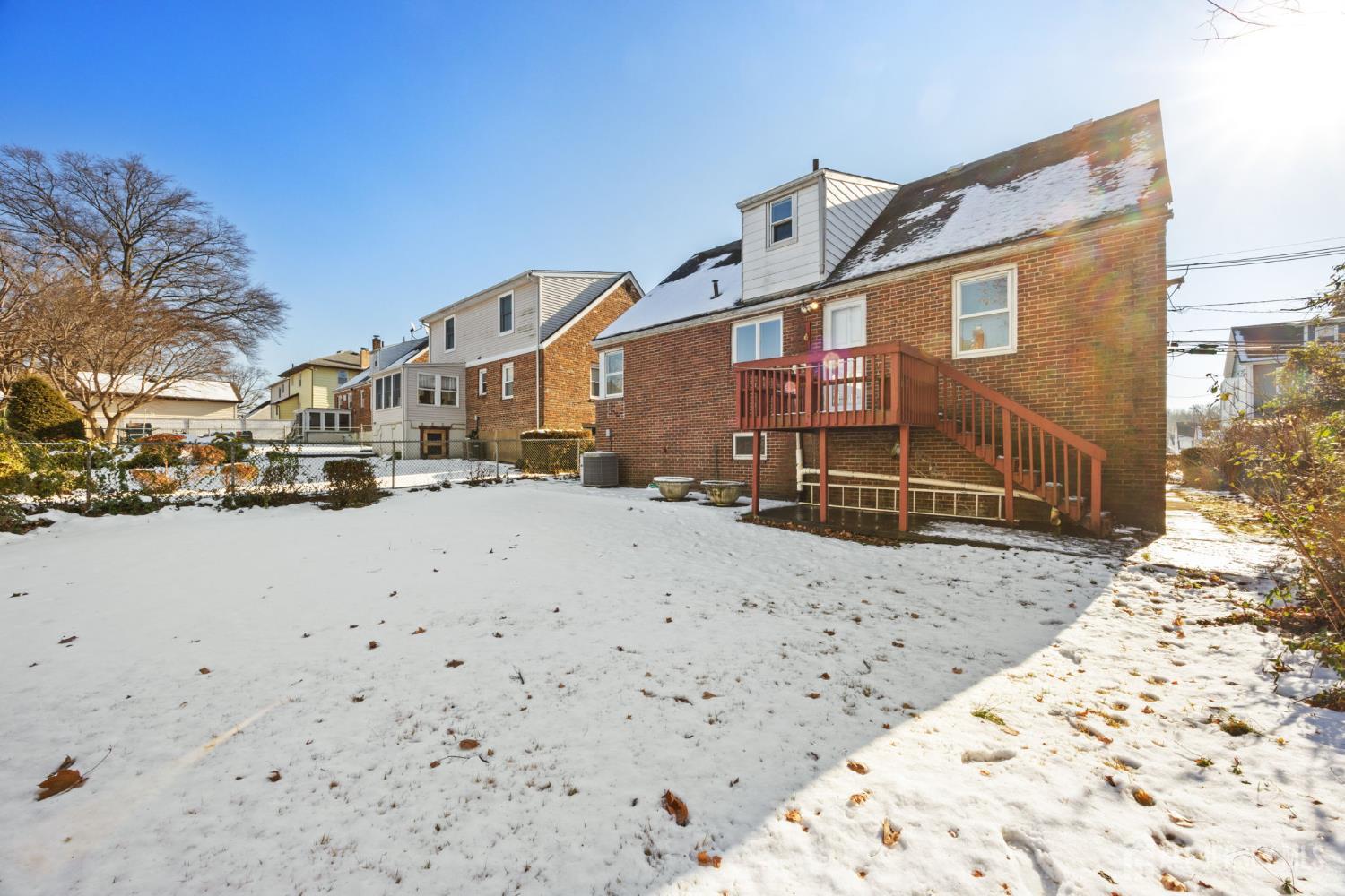 298 SE Newark Avenue