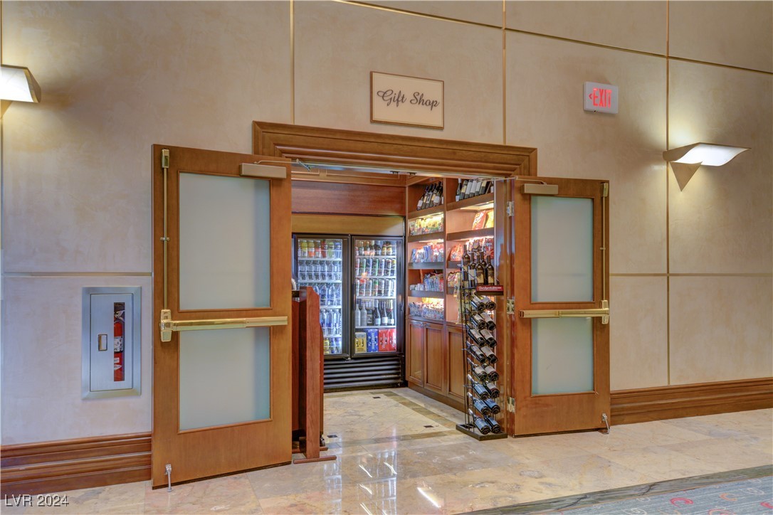 135 East Harmon Avenue 707