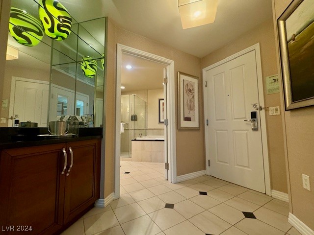 135 East Harmon Avenue 707