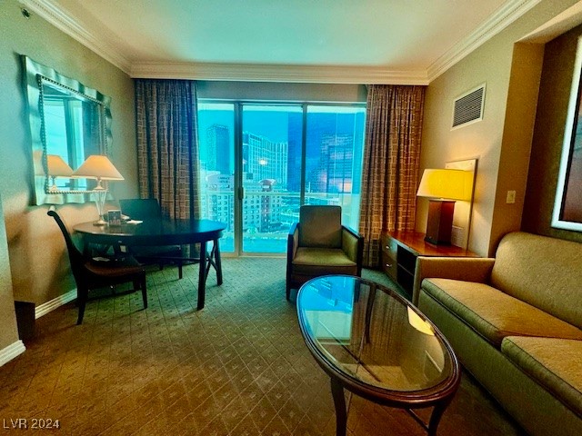 135 East Harmon Avenue 707