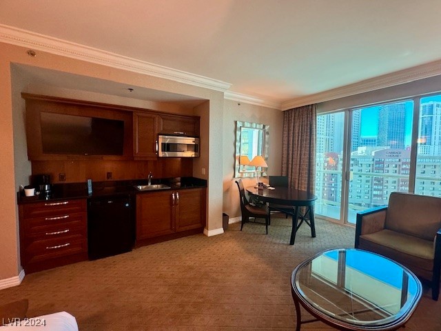 135 East Harmon Avenue 707