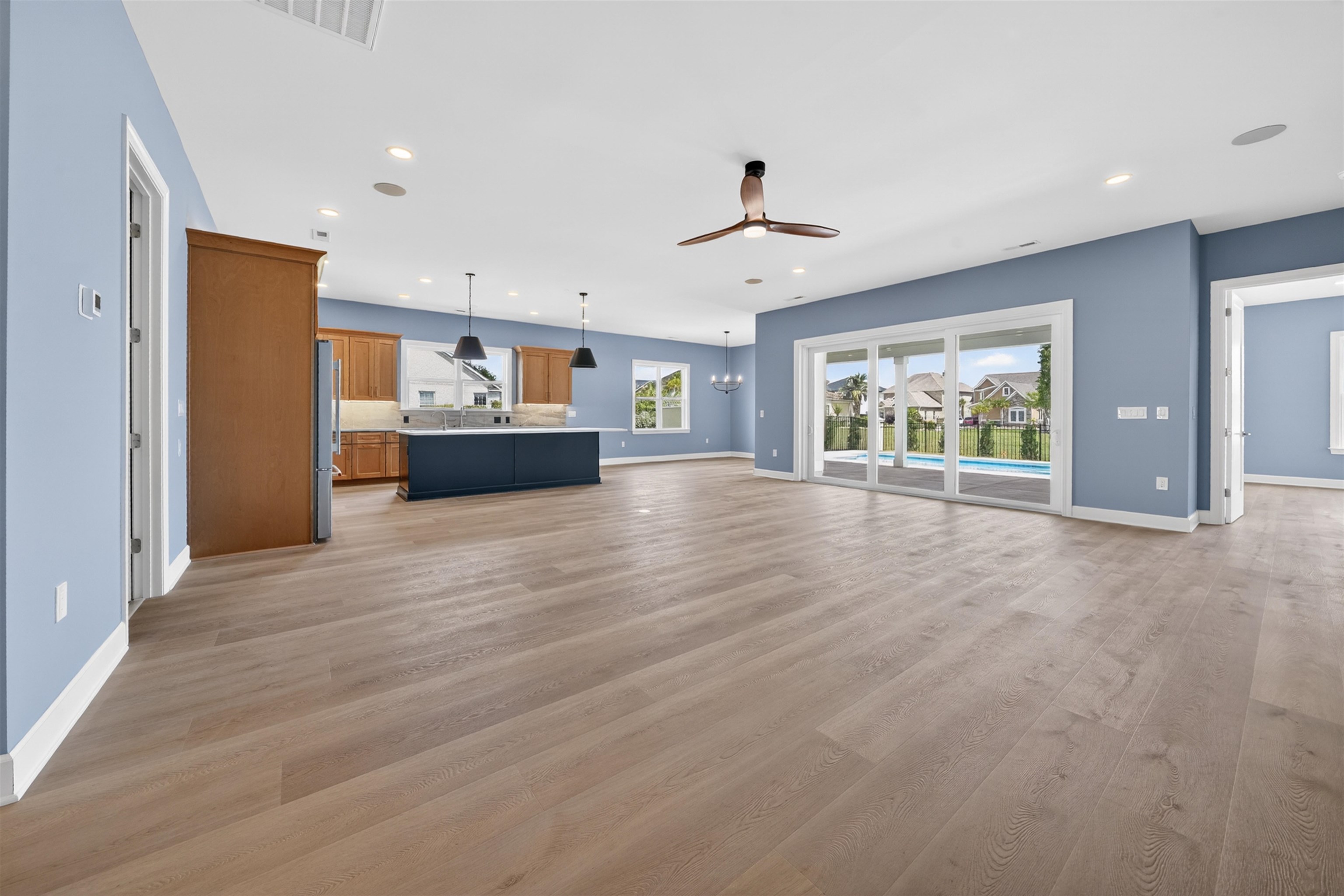 986 Shipmaster Ave.