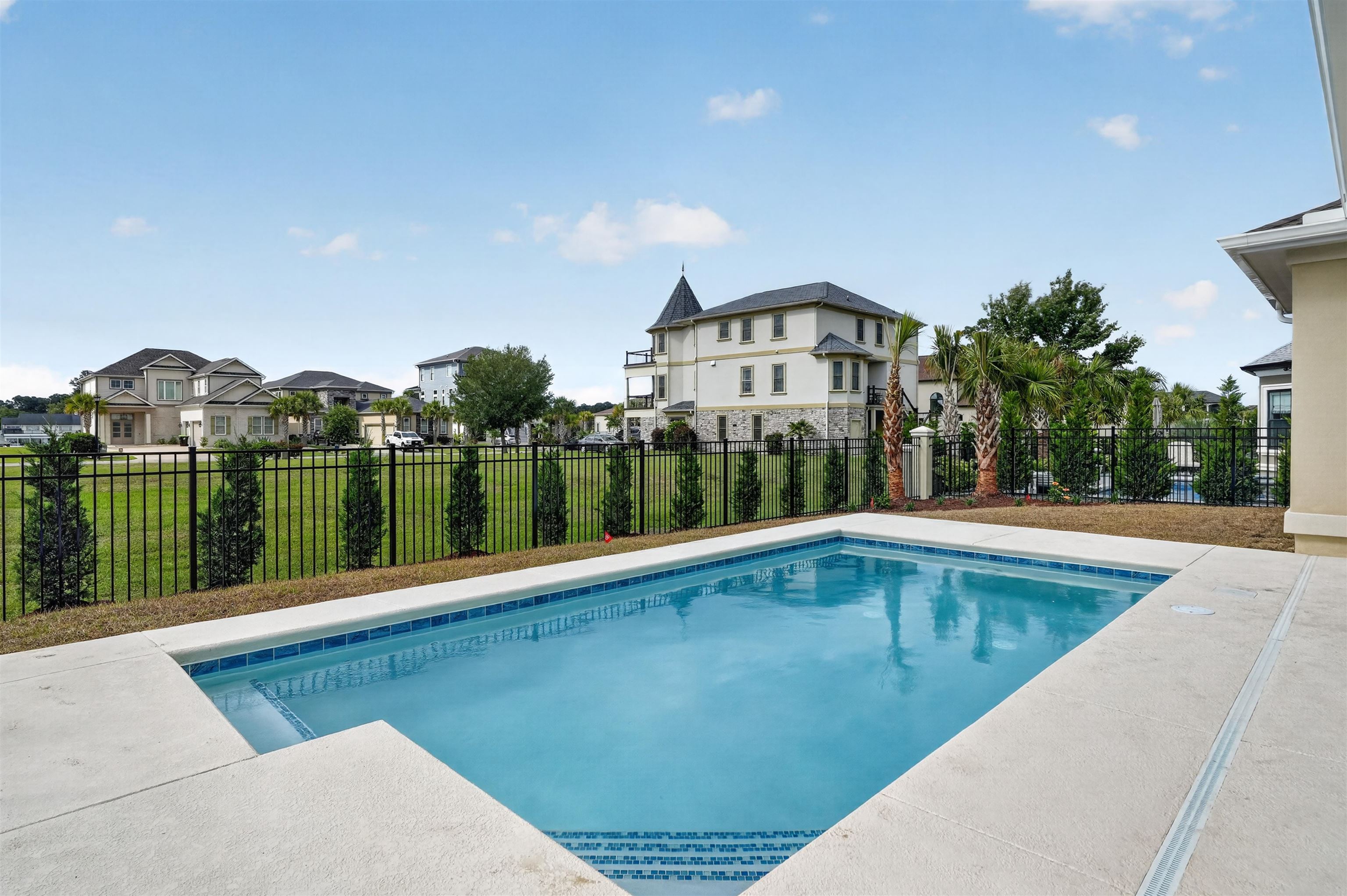 986 Shipmaster Ave.