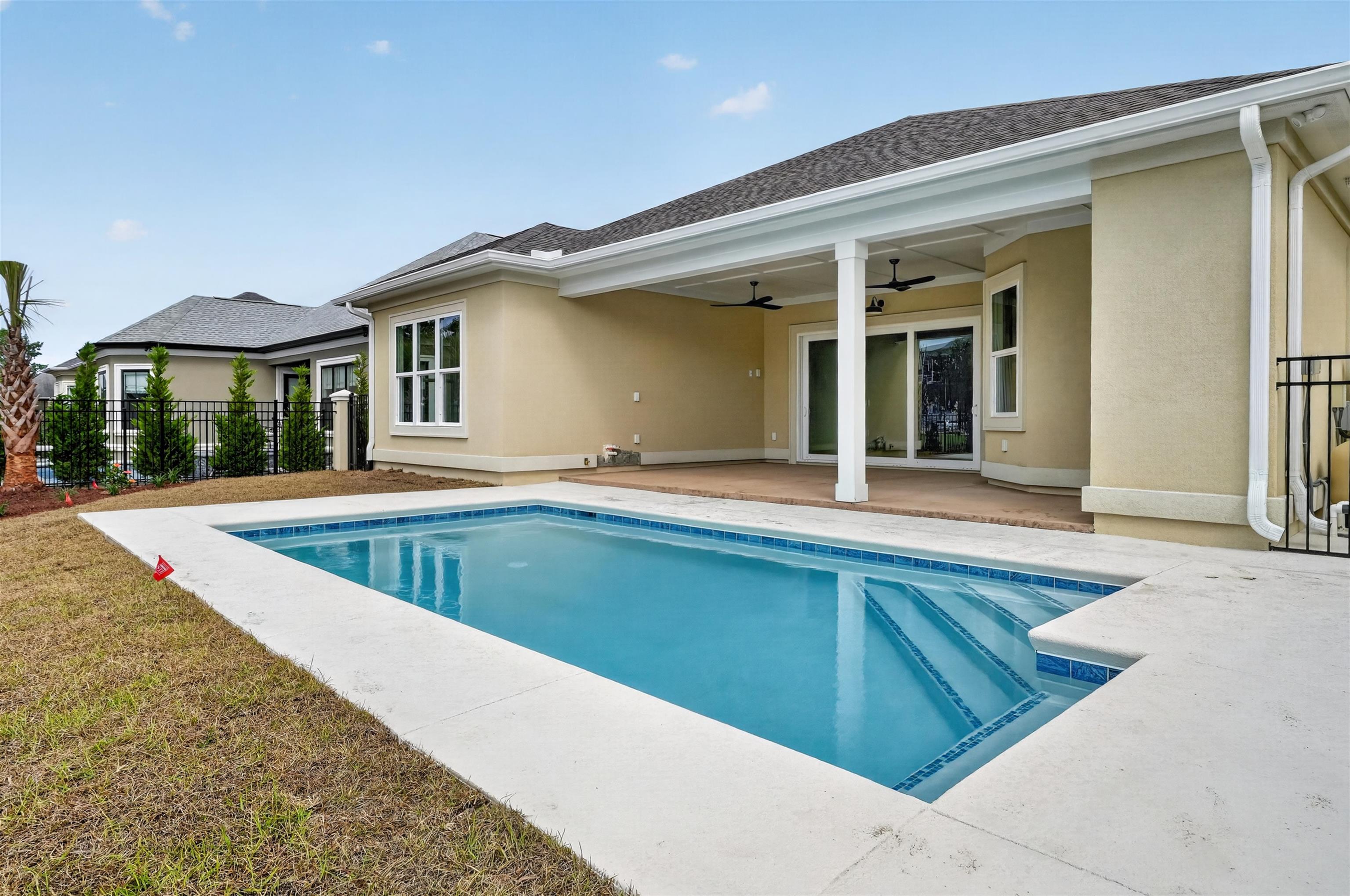 986 Shipmaster Ave.