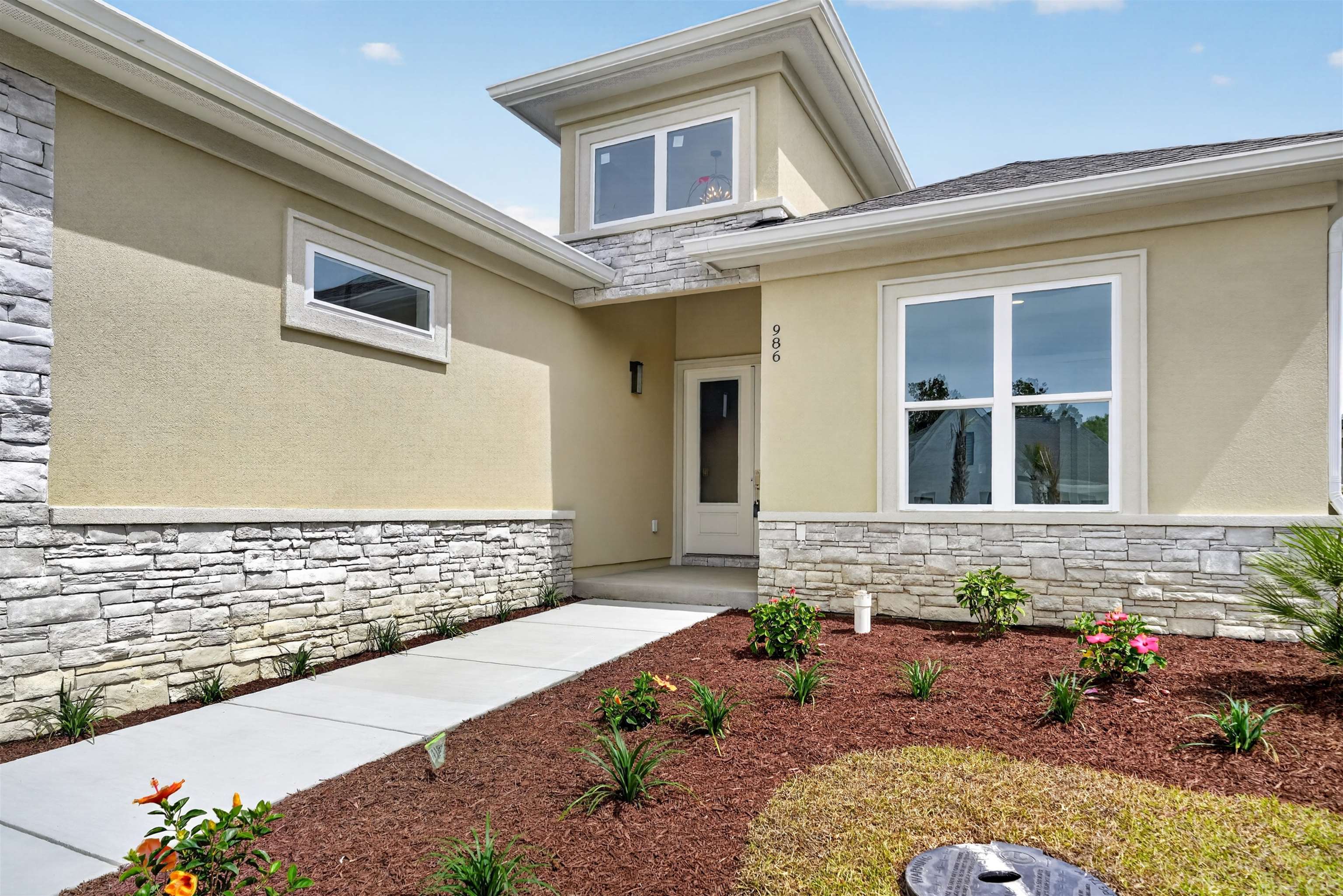 986 Shipmaster Ave.