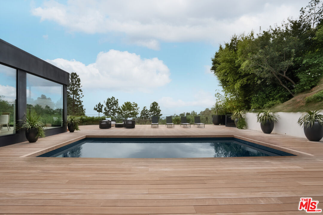 500 Chalette Dr