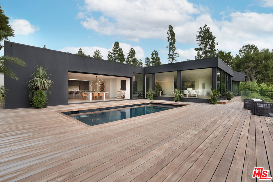 500 Chalette Dr