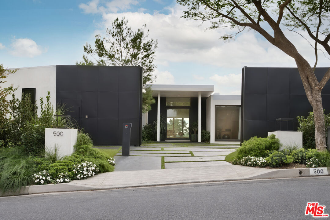 500 Chalette Dr