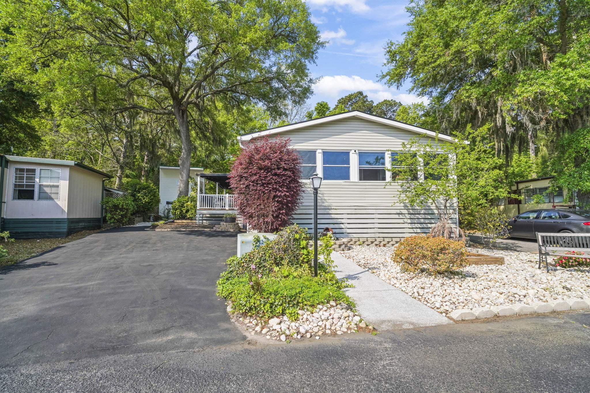 61 Saxon Ct.