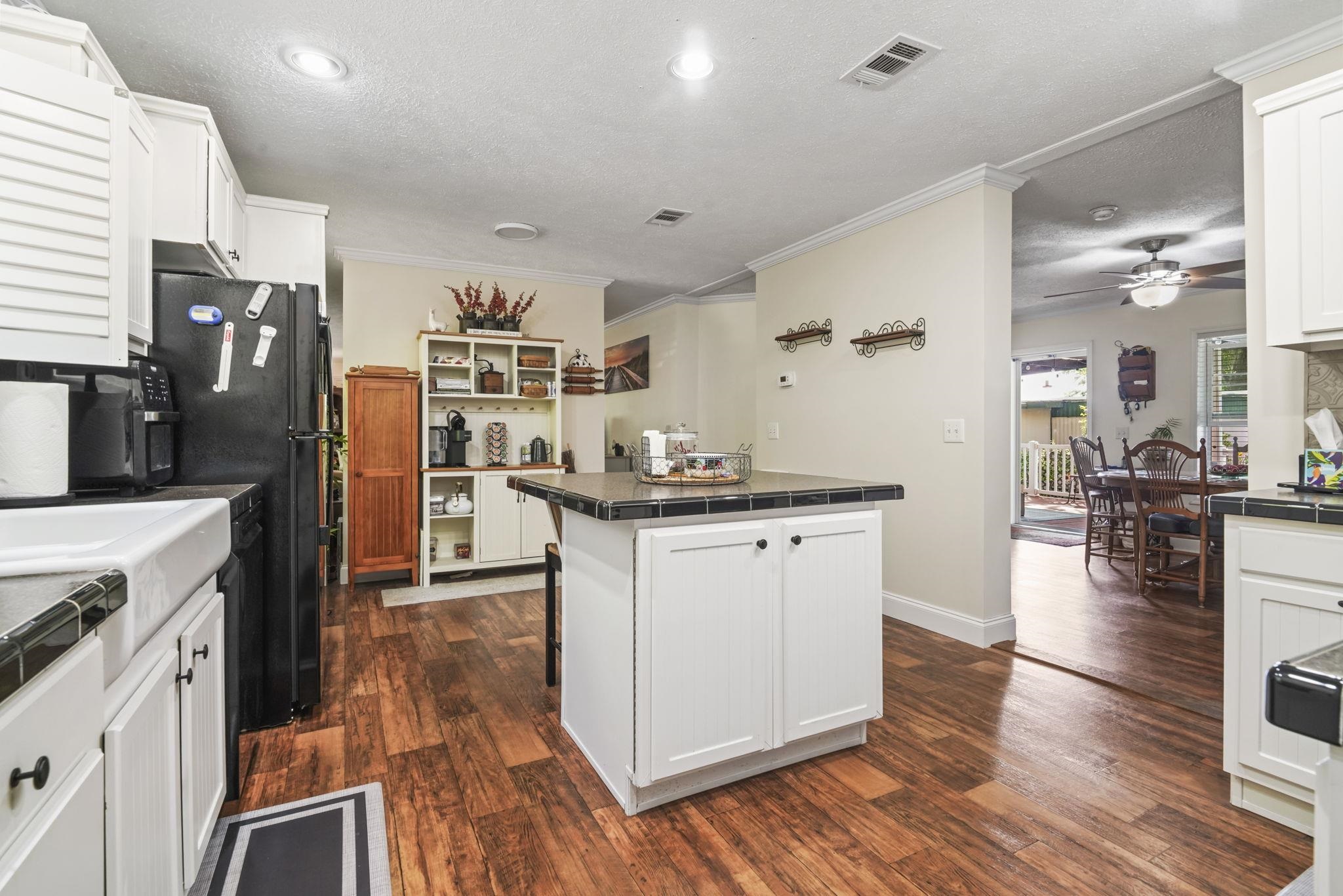 61 Saxon Ct.