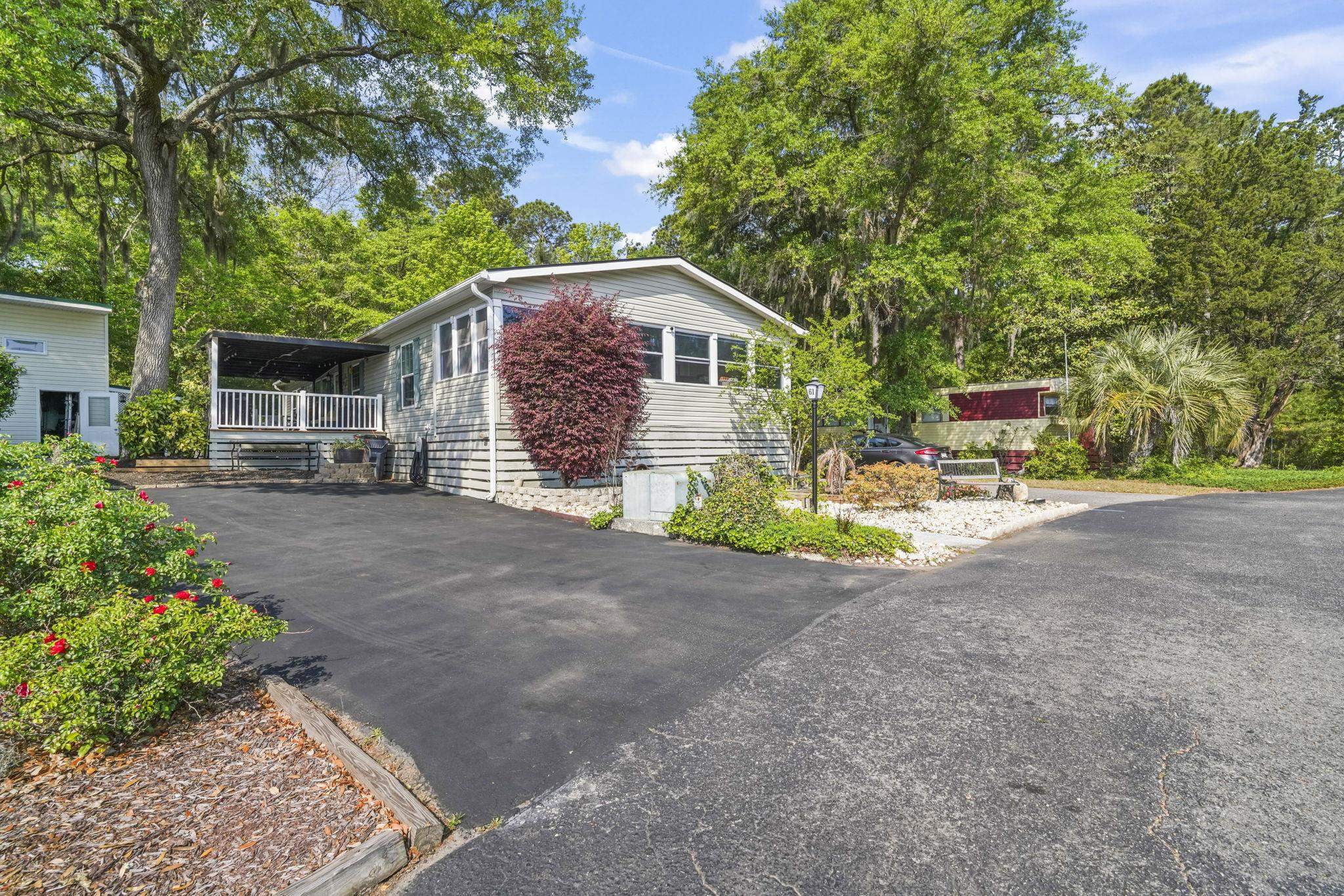 61 Saxon Ct.