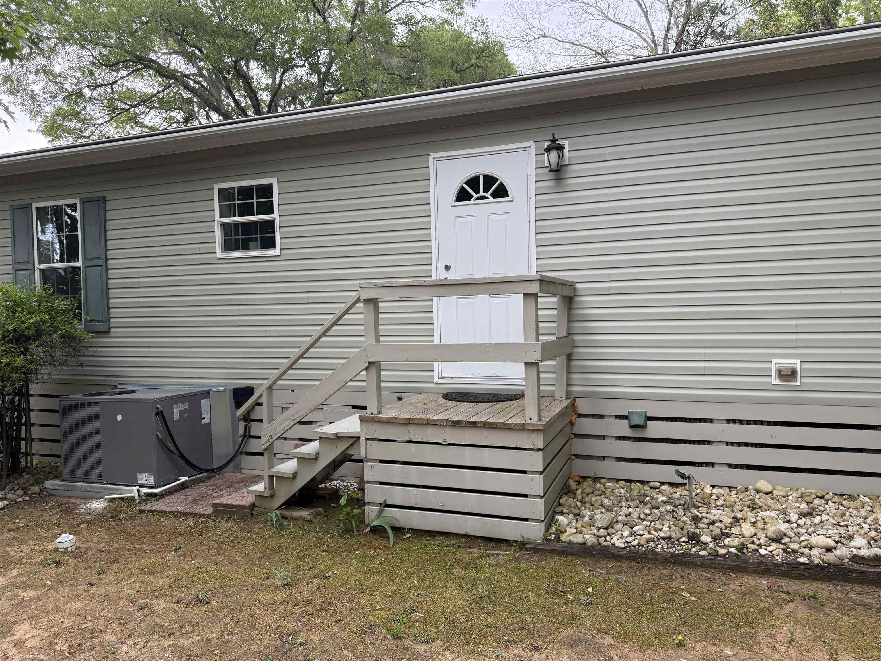 61 Saxon Ct.