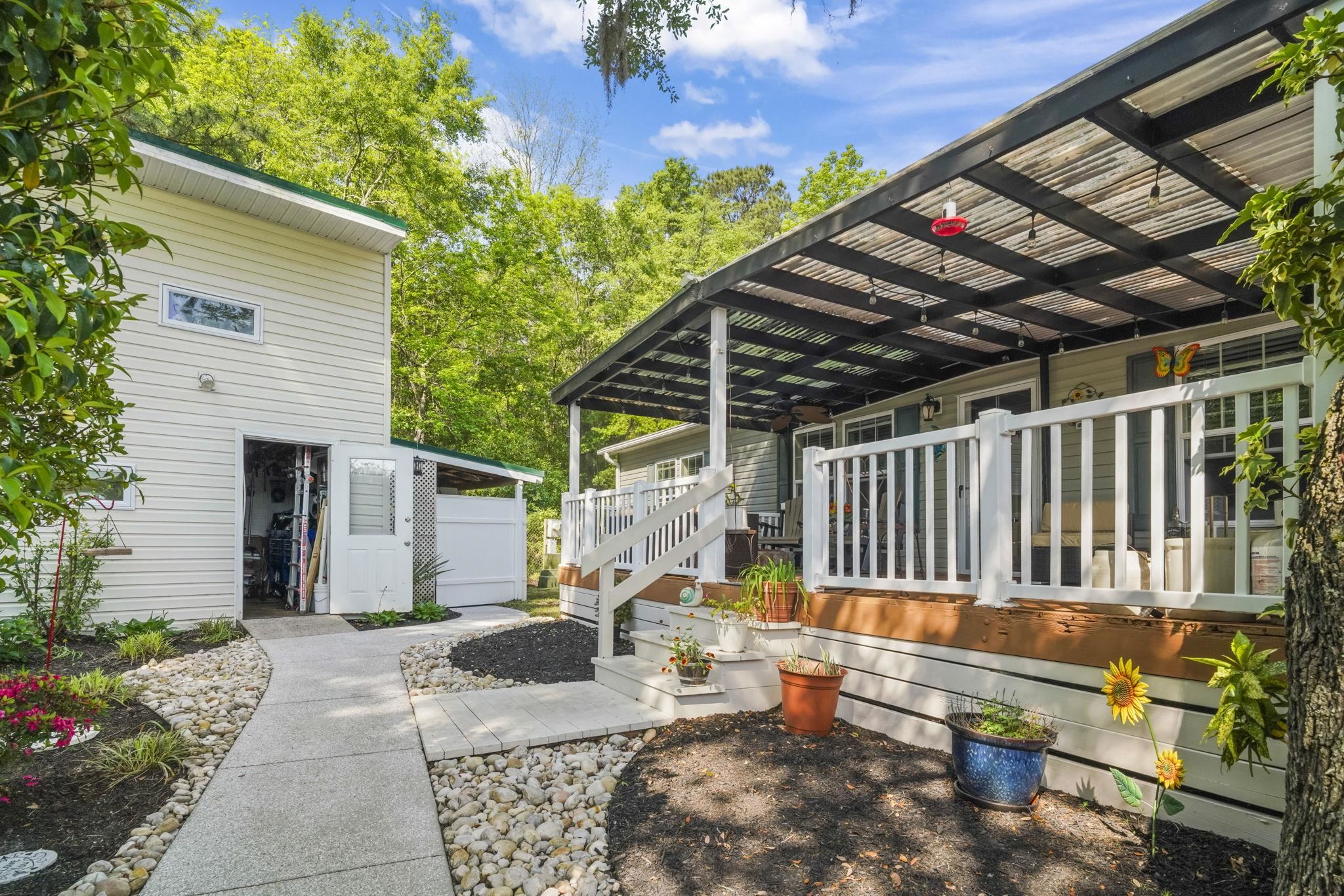 61 Saxon Ct.
