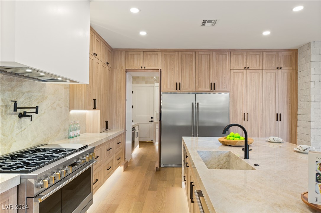 1416 IRON HILLS Lane