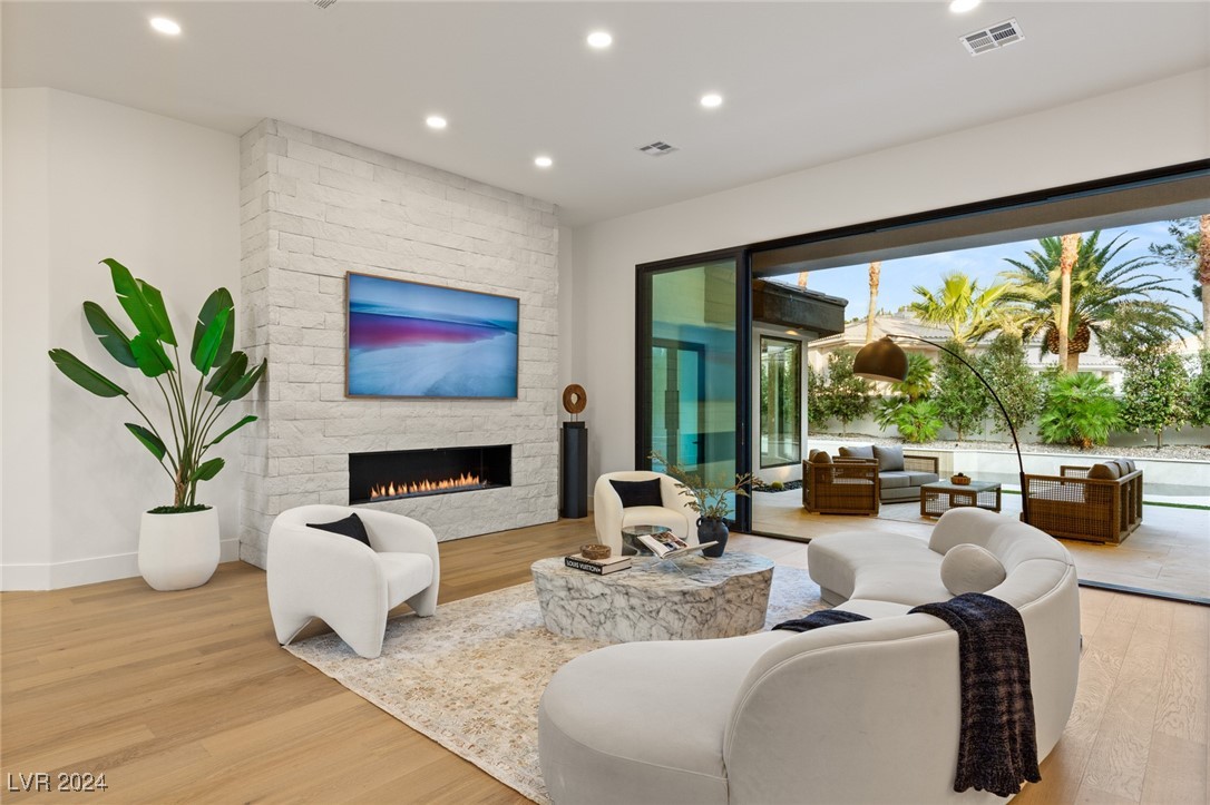 1416 IRON HILLS Lane