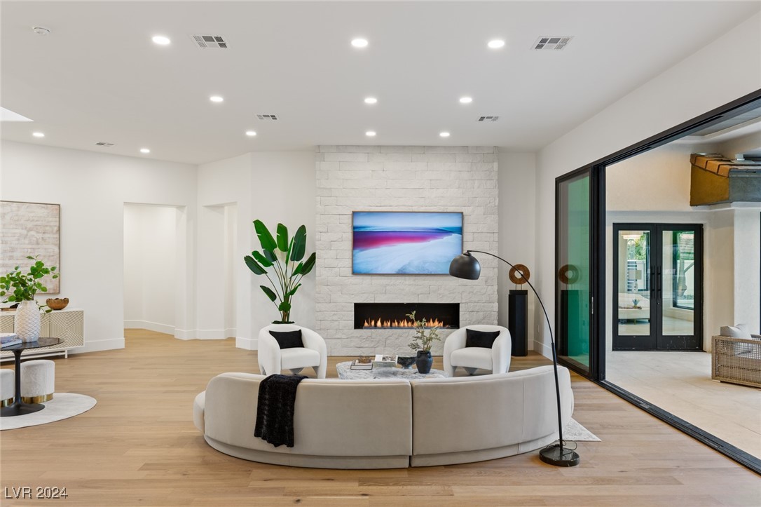 1416 IRON HILLS Lane