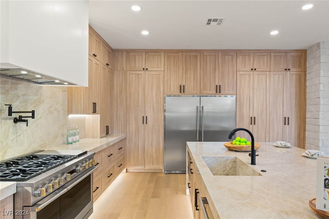 1416 IRON HILLS Lane