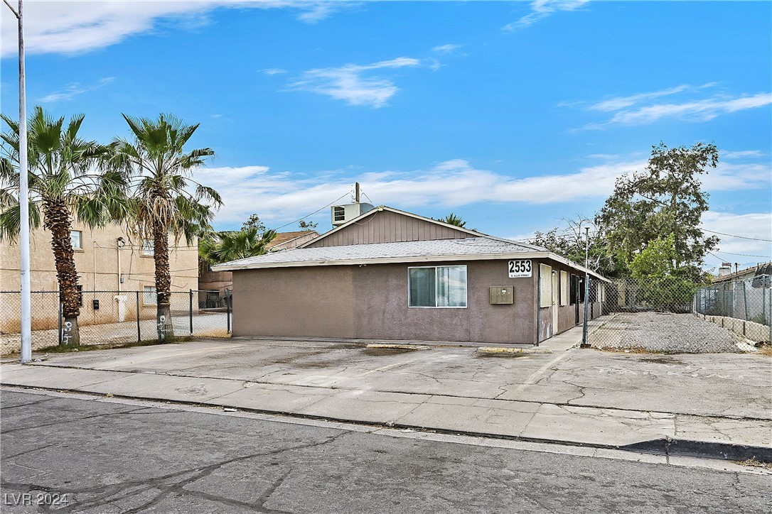 2553 Ellis Street