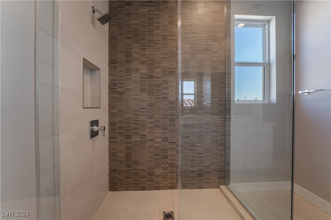 10214 Sequoia Glen Avenue