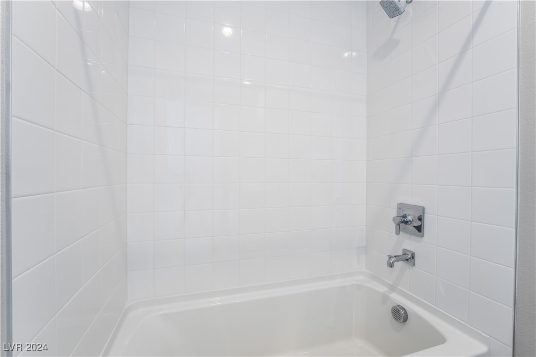 10214 Sequoia Glen Avenue