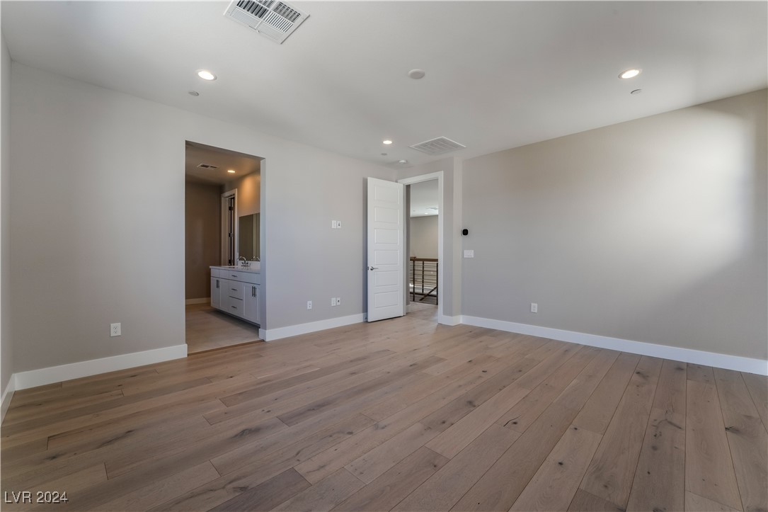 10214 Sequoia Glen Avenue