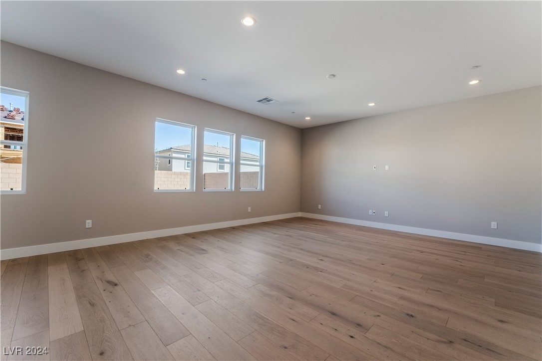 10214 Sequoia Glen Avenue