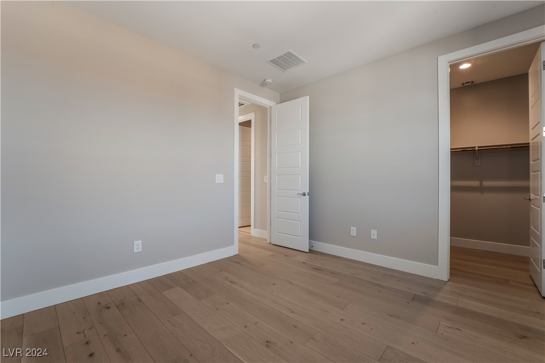 10214 Sequoia Glen Avenue