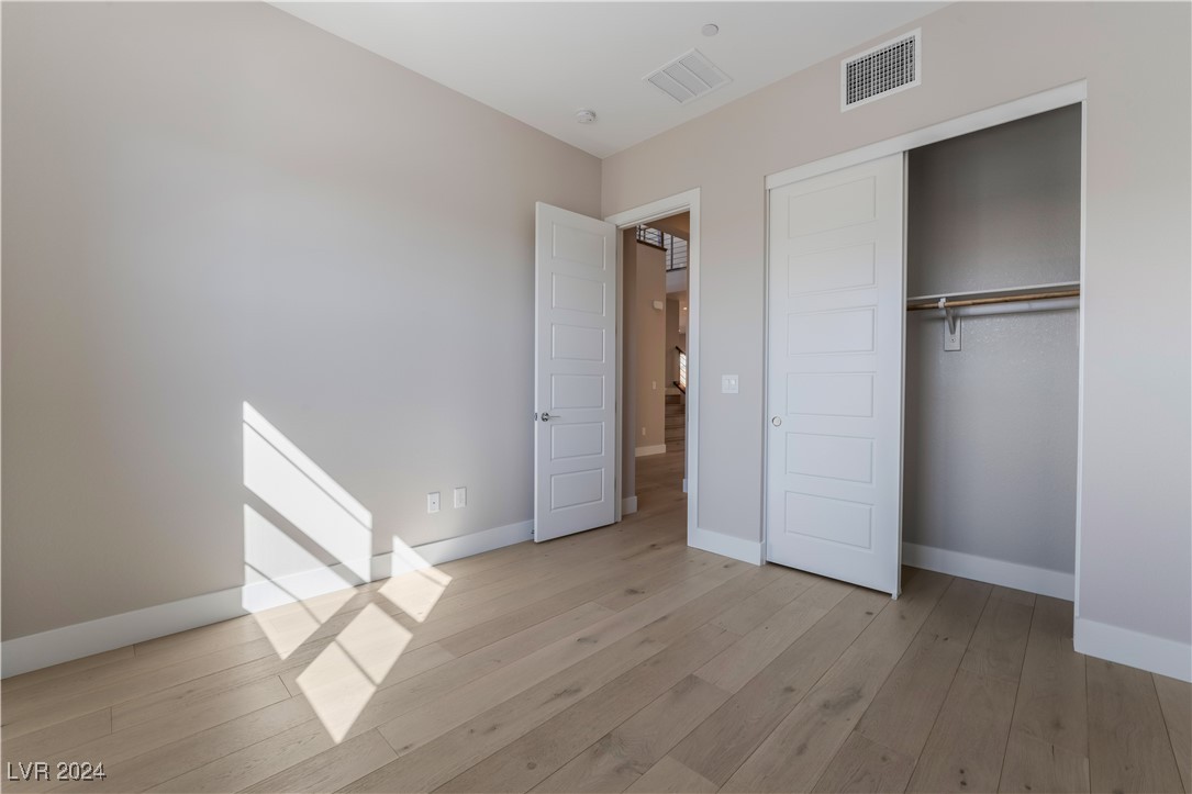 10214 Sequoia Glen Avenue