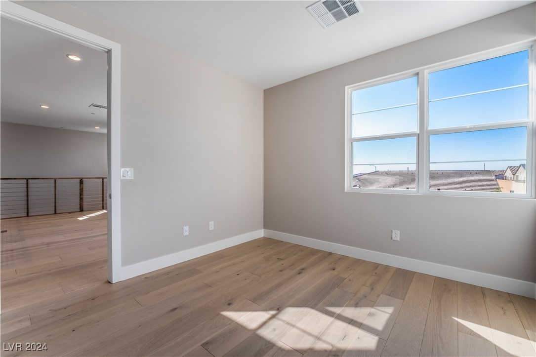 10214 Sequoia Glen Avenue