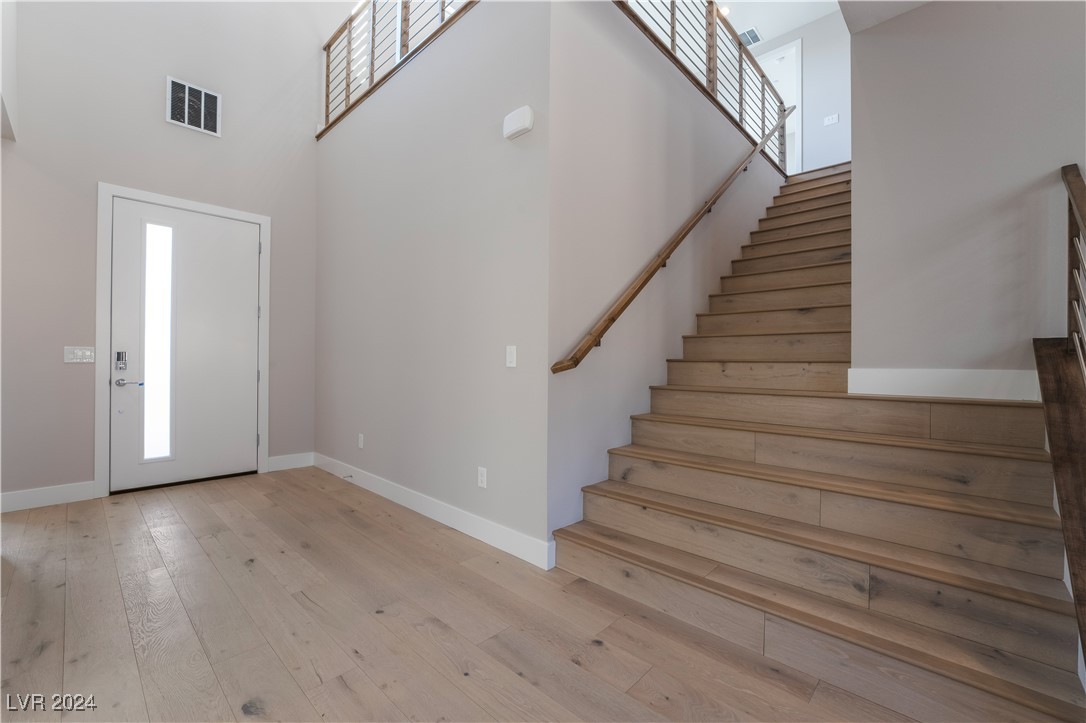 10214 Sequoia Glen Avenue