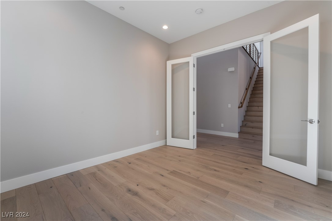 10214 Sequoia Glen Avenue