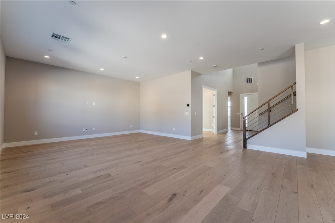 10214 Sequoia Glen Avenue