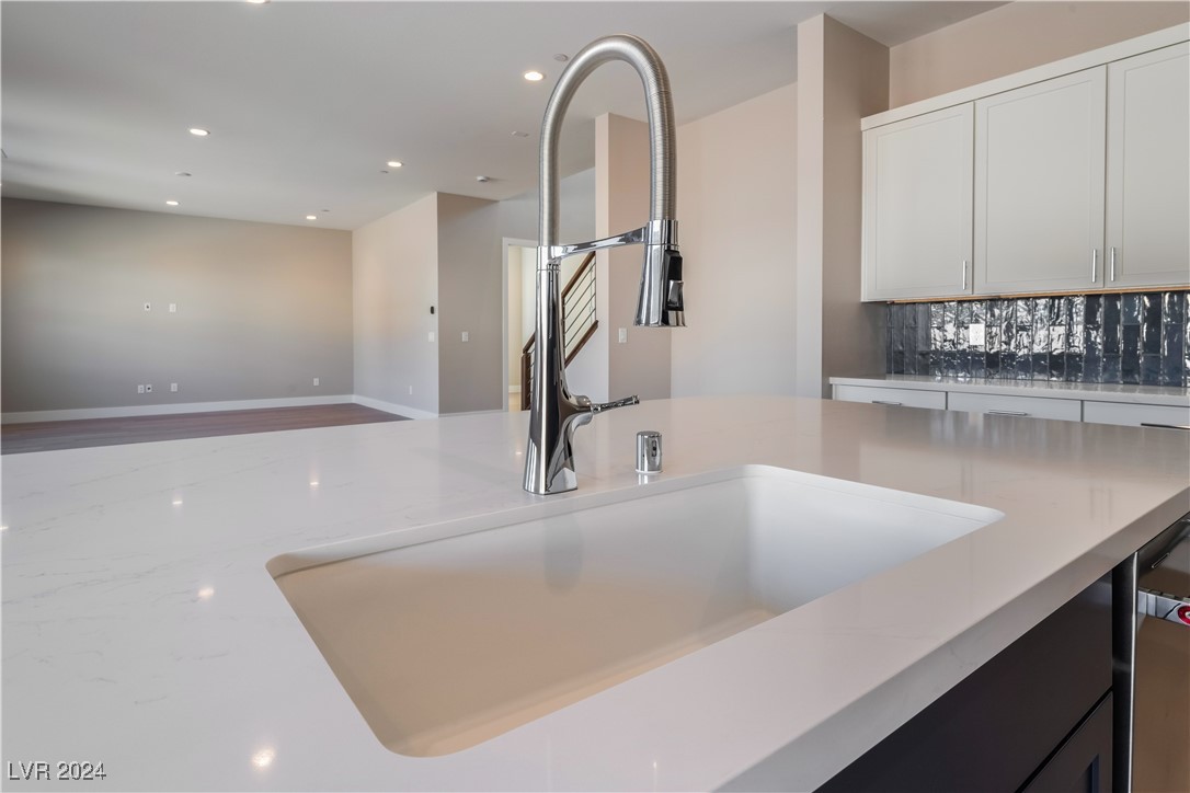 10214 Sequoia Glen Avenue