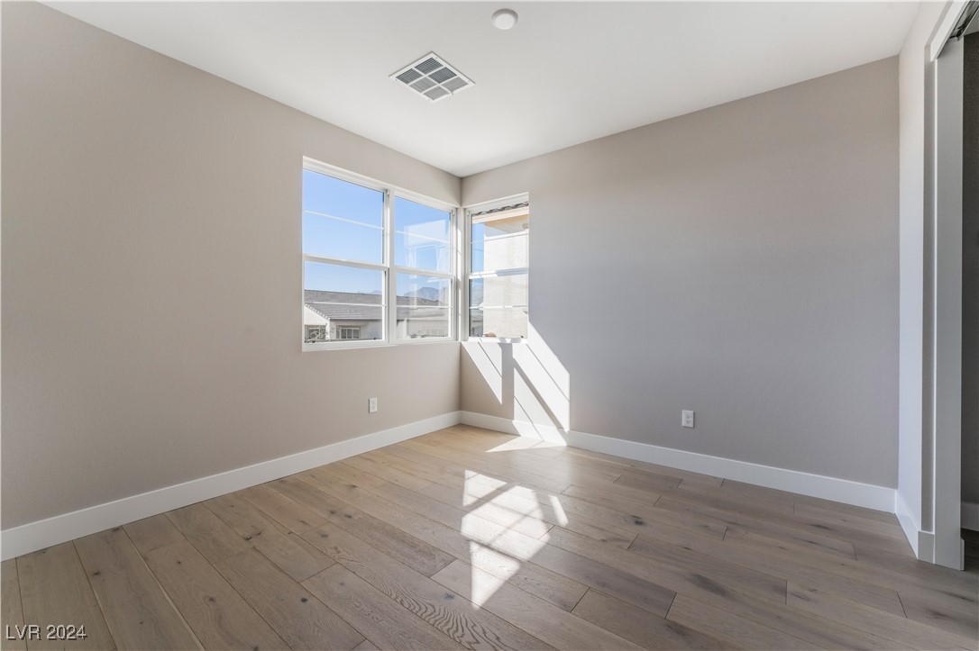 10214 Sequoia Glen Avenue