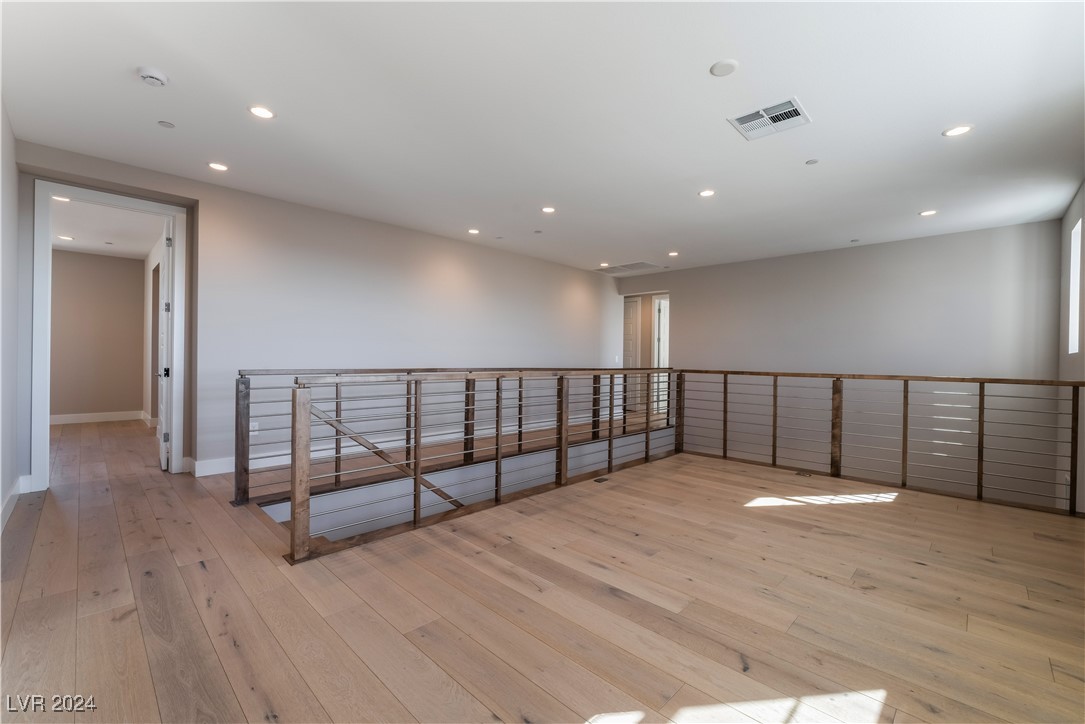 10214 Sequoia Glen Avenue