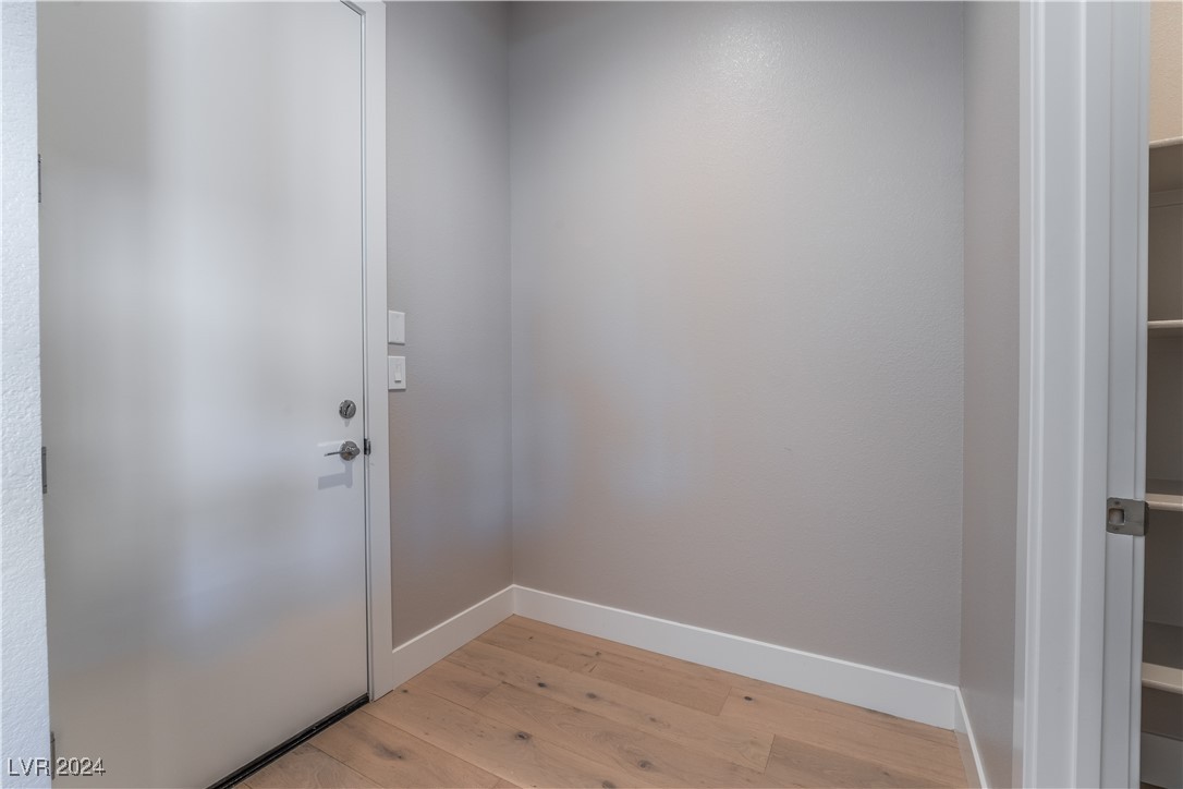 10214 Sequoia Glen Avenue