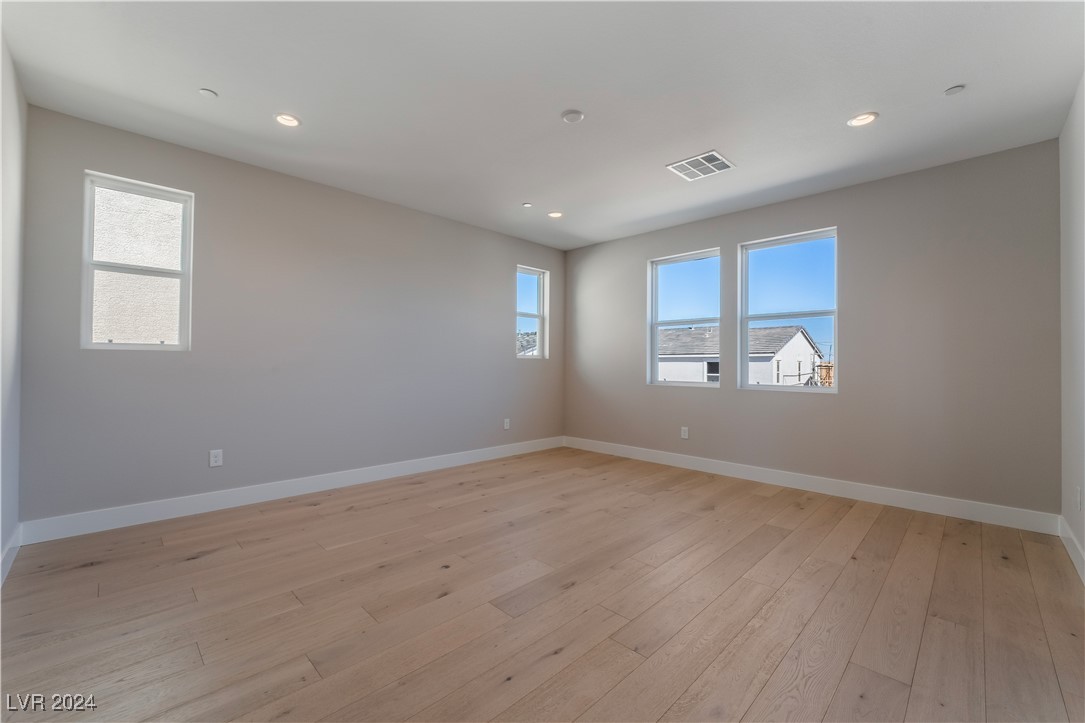 10214 Sequoia Glen Avenue