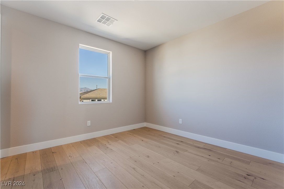 10214 Sequoia Glen Avenue