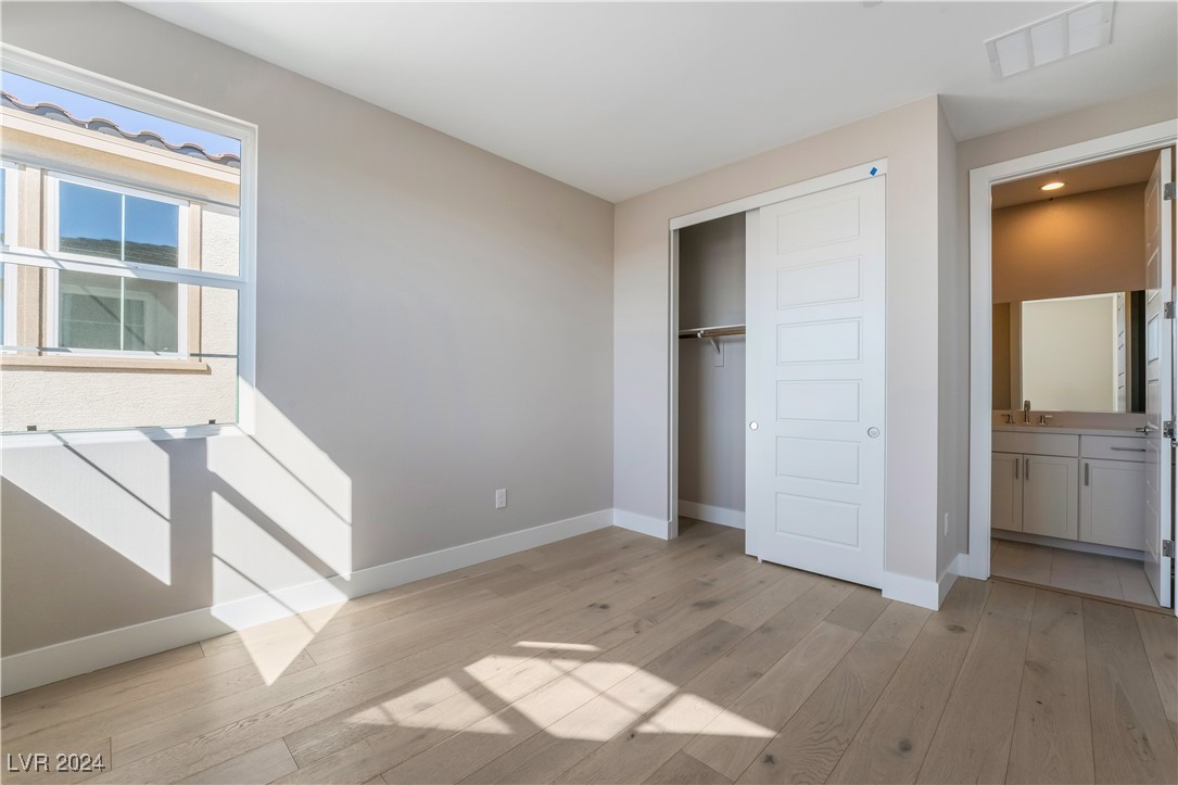 10214 Sequoia Glen Avenue