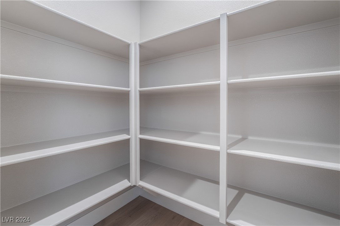 10214 Sequoia Glen Avenue