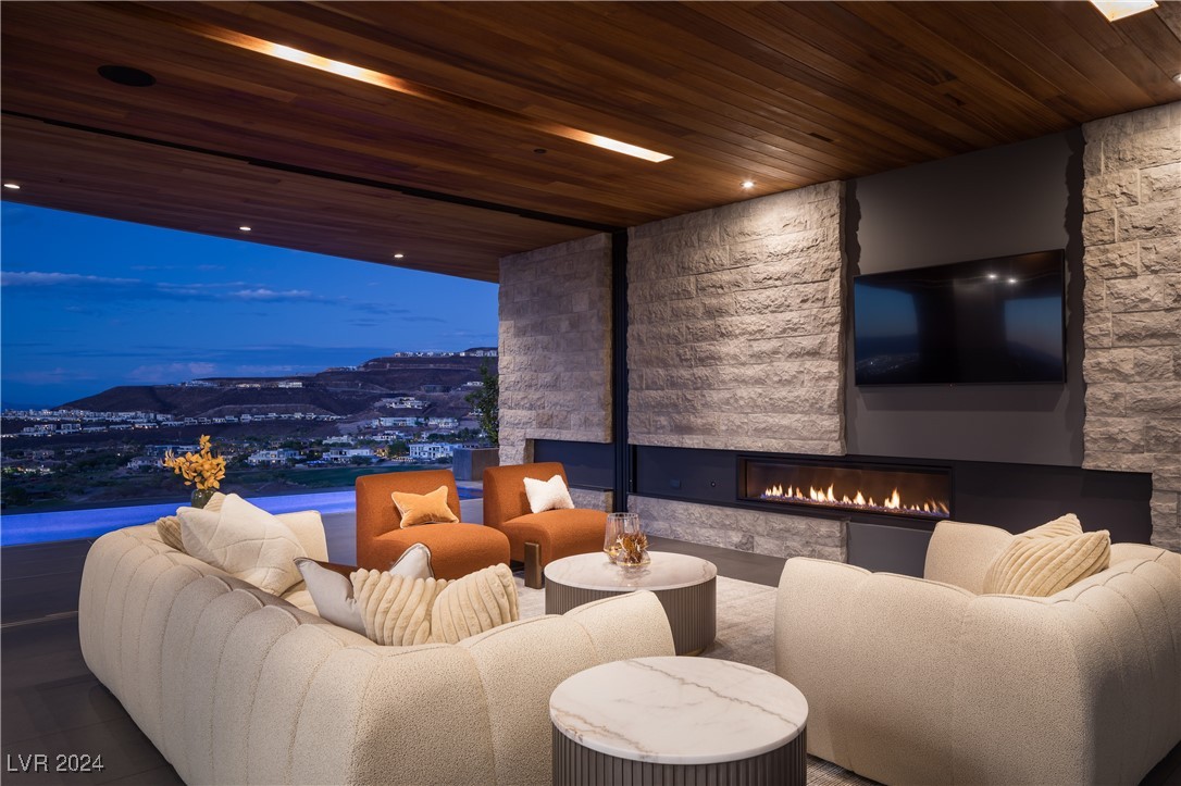 641 Dragon Peak Drive