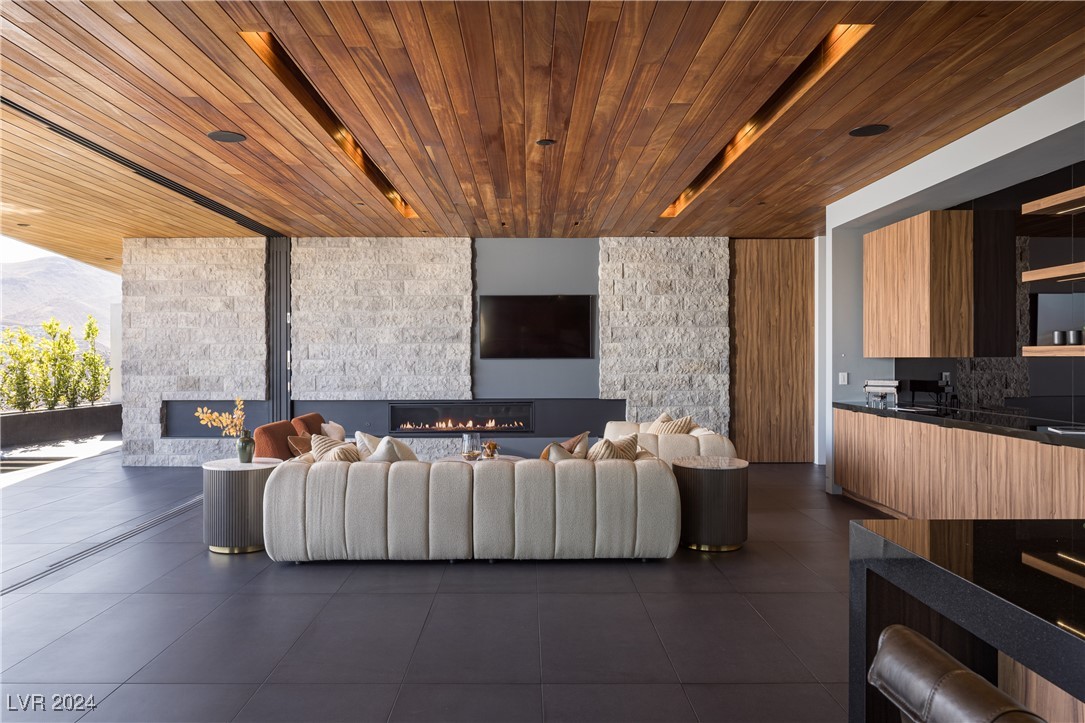 641 Dragon Peak Drive