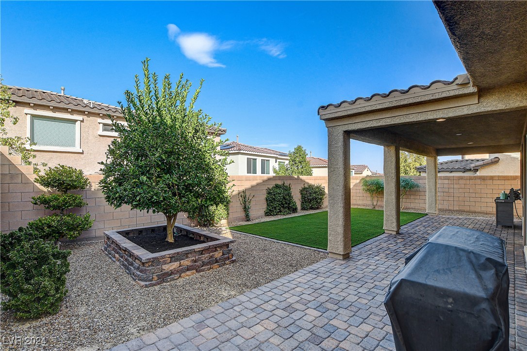 9704 Treeline Run Avenue
