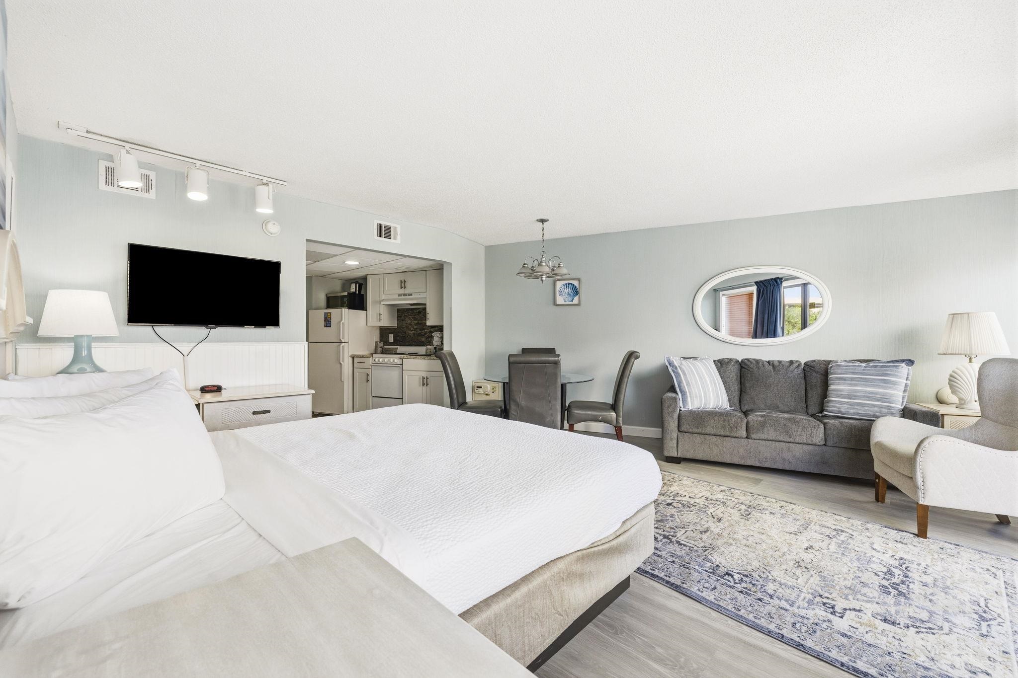 202 70th Ave. N Unit: 209