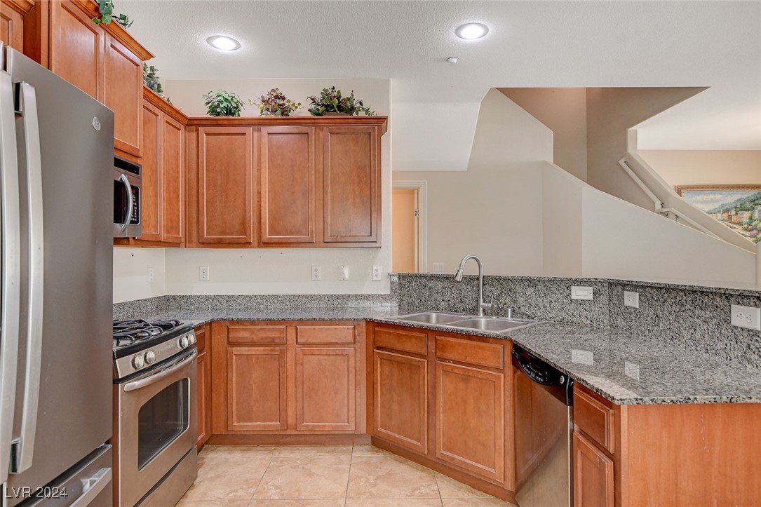 10122 Aspen Rose Street 102